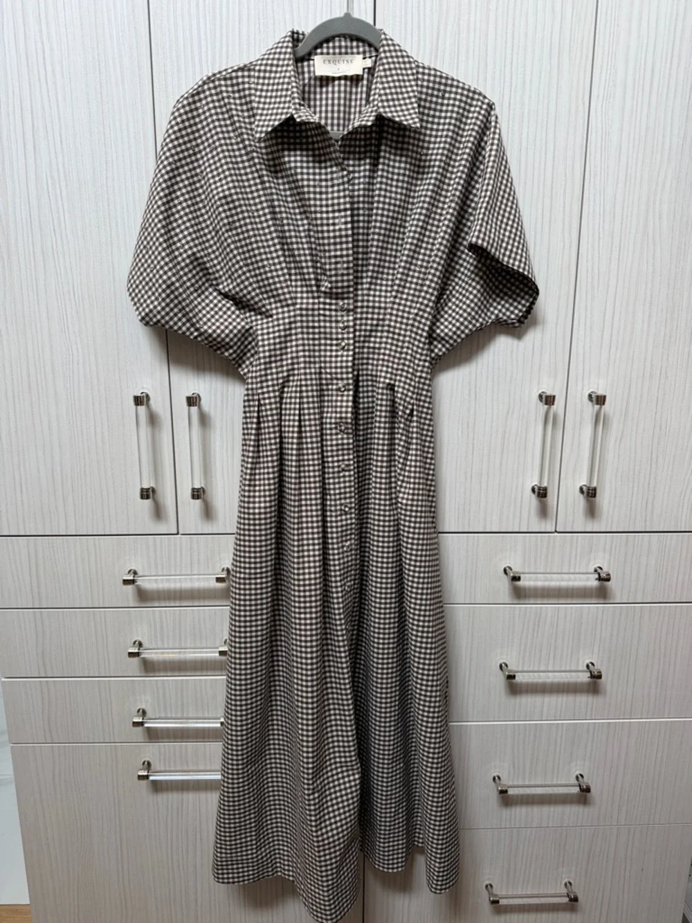 Anthropologie: Button-Front Gingham Midi Dress in Brown and White - Picture 3 of 5